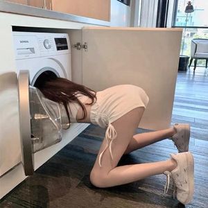 老头在妓女体内谢精子
